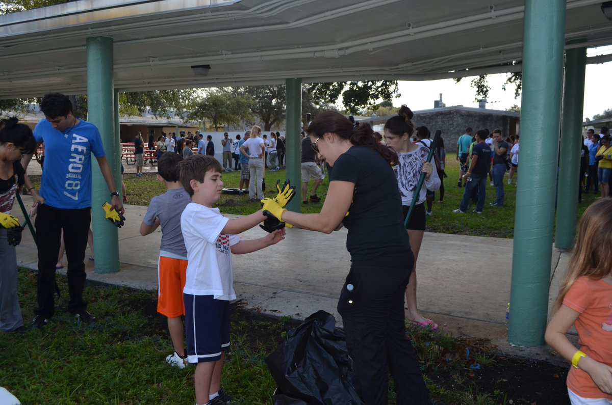 CityYearMiami tweet picture