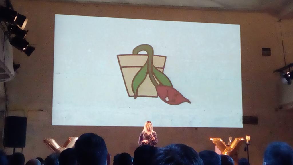 DEX_IC's tweet photo. Inspirational talk by @UrbiGo at @startupyard #DemoDayX in #Prague. #Sustainability #app #fresh #garden @KubalikJ https://t.co/FVEnUuumXp