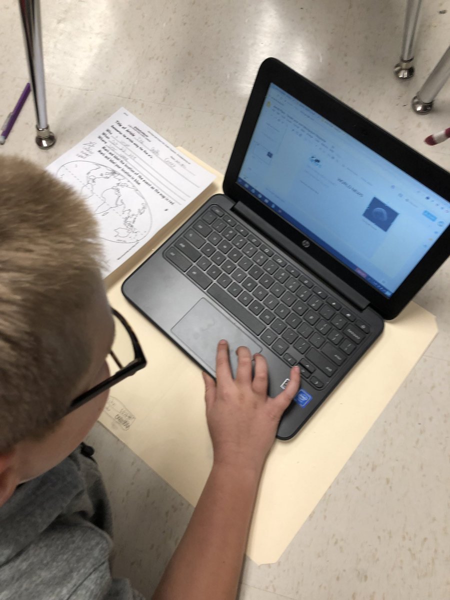 MBookworms's tweet image. Starting our “Create your own Newspaper” today! Students are using the 5W’s to practice summarizing informational texts. We are even learning how to add animated pictures and hyperlinking articles to our Google Slideshow! #BeROYAL #techgeniuses