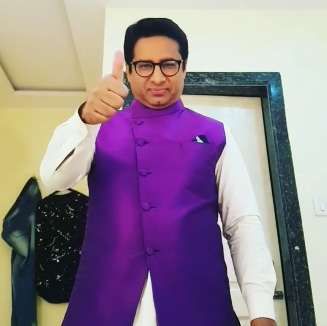 papasiddiqui's tweet photo. Last Day Shoot of #Bepannaah
Humari yaad mein rona mat fans hum aapko bilkul bhi miss nahi karenge 😏 https://t.co/LFo1IcdDKq