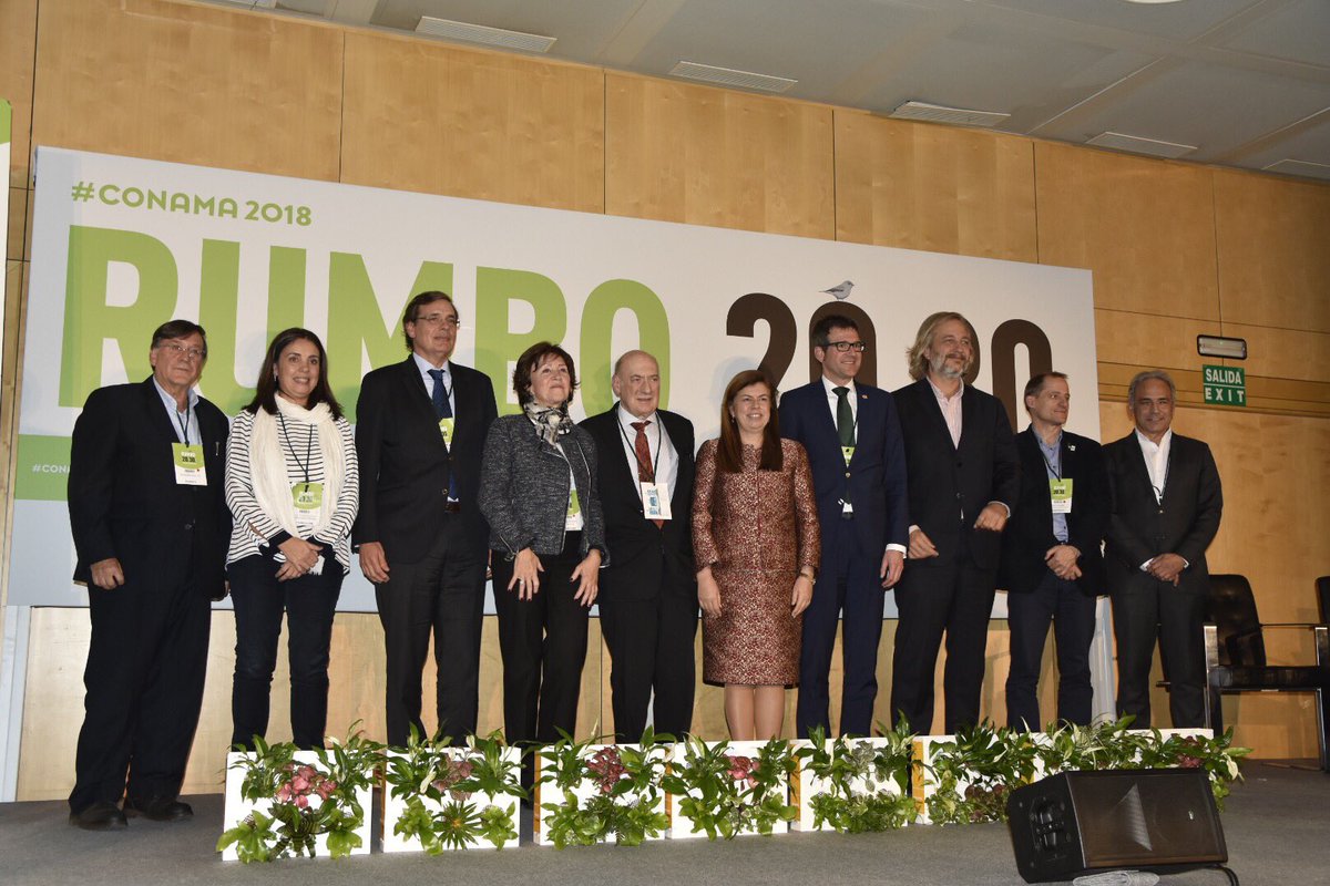 FBiodiversidad's tweet photo. Gracias @info_conama y @ferrovial_es por este reconocimiento a nuestros 20 años trabajando por la conservación de la biodiversidad. 👏🏻👏🏻👏🏻
#CONAMA18 https://t.co/0mCDjpfzkt