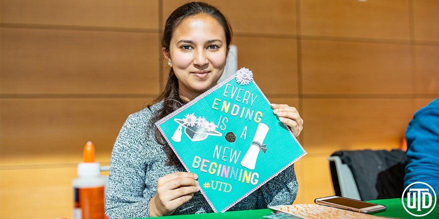 UT_Dallas's tweet photo. Getting hyped, seniors? π#utdgrad #utd18 https://t.co/csTtJAY2kl