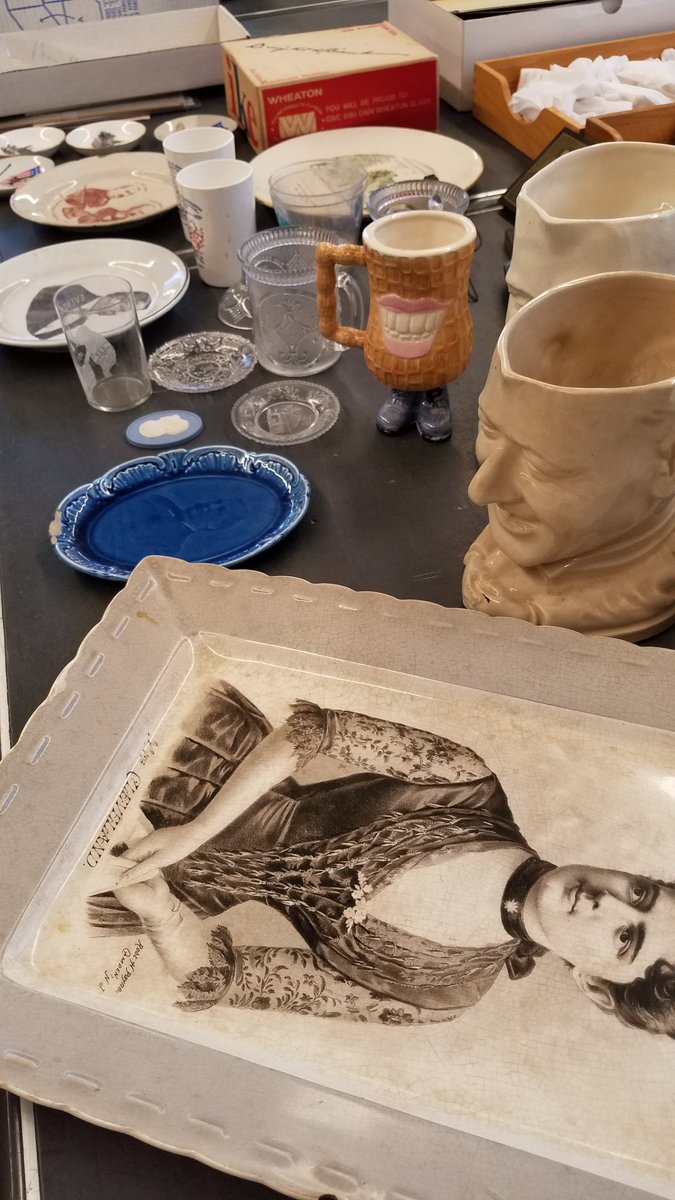 msgreek68's tweet image. Objects why did it have to be objects! #HousingProblems #NotTheOnlyBox #preservation #ProcessingFinds