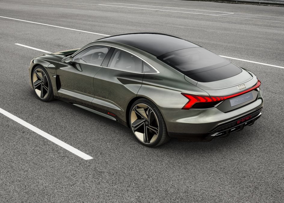 redlinesproject's tweet photo. Word on the street.
The 2020 Audi E-Tron GT concept is the best looking electric car in a while. It has 590 HP electric.
#LaAutoShow #Audi #etrongt #technology #tech #concept #luxury #car #news #Rpmnews https://t.co/EwnTdtgMwi