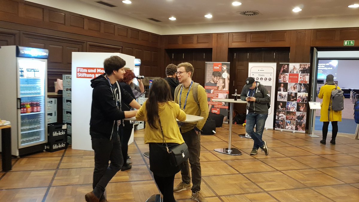 Stream_Con's tweet image. Es war ein gelungener erster Tag auf der #StreamCon! Wir bedanken uns an dieser Stelle bei allen Besuchern und Sponsoren: @Brehm&amp;amp;v.@moers, @daedalic, @senseforce_de, @fritzkola und @HeadupGames. Aber nun geht's auf zur Party!! 😀💃🕺