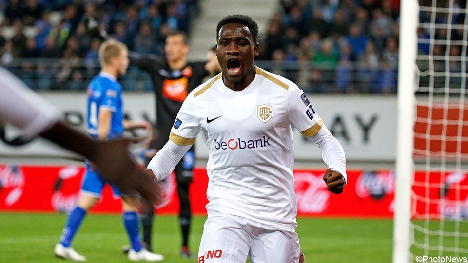 sporza's tweet photo. .@KRCGenkofficial op oorlogssterkte tegen Malmö, plaatst het zich nu al voor de volgende ronde?
https://t.co/pLXToWZ3WE #malgnk https://t.co/MjZaAizJUo