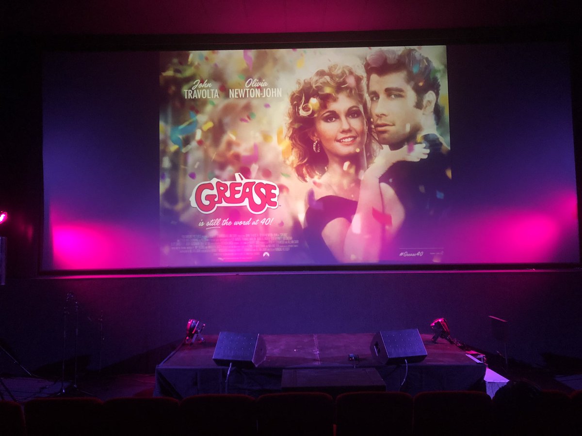 AlexisLoizon's tweet photo. Aaaaand we’re back at it! 🎙🎶
#grease #grease40 #marseille #lechambord https://t.co/1VKtFu8xw6