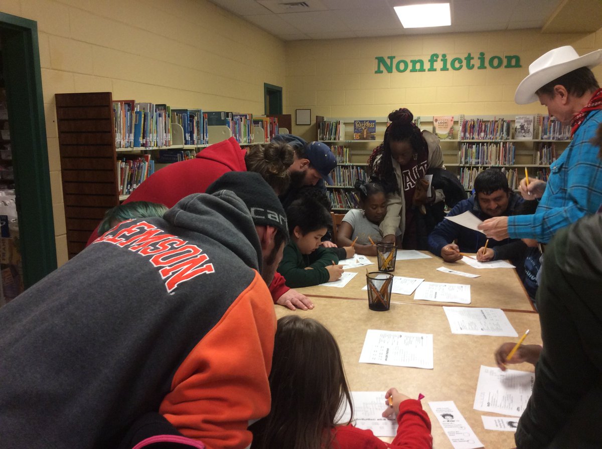 librarymbp's tweet photo. MBE Seahawks getting to know Amelia Bedelia through Interactive Storytime and fun games <3  #FamilyReadingNight #SeahawksRead #MBESeahawks #LibraryLearningCommons https://t.co/uOEGfMOfts