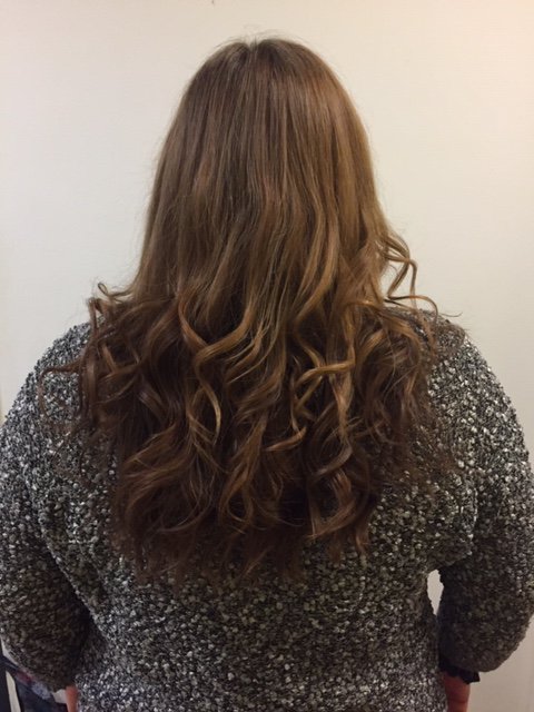 CI_Salons's tweet photo. Fantastic results from our Luxury penetrating conditioning treatment! Followed by a gorgeous curly blow dry! #curls #conditioning #colchester @ColchesterInst https://t.co/zDvgb31C78