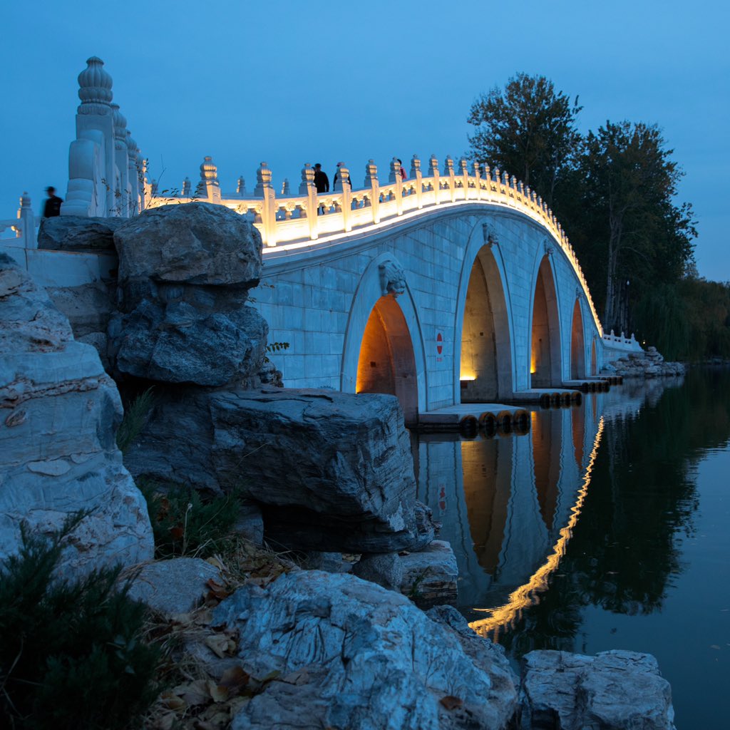 jb_morrison's tweet photo. @CanonUSAimaging Bridge over Yuyuan Pond. Beijing. 5D mk4 with 24-70mm f/2.8L II USM https://t.co/zUuAxNlrkk