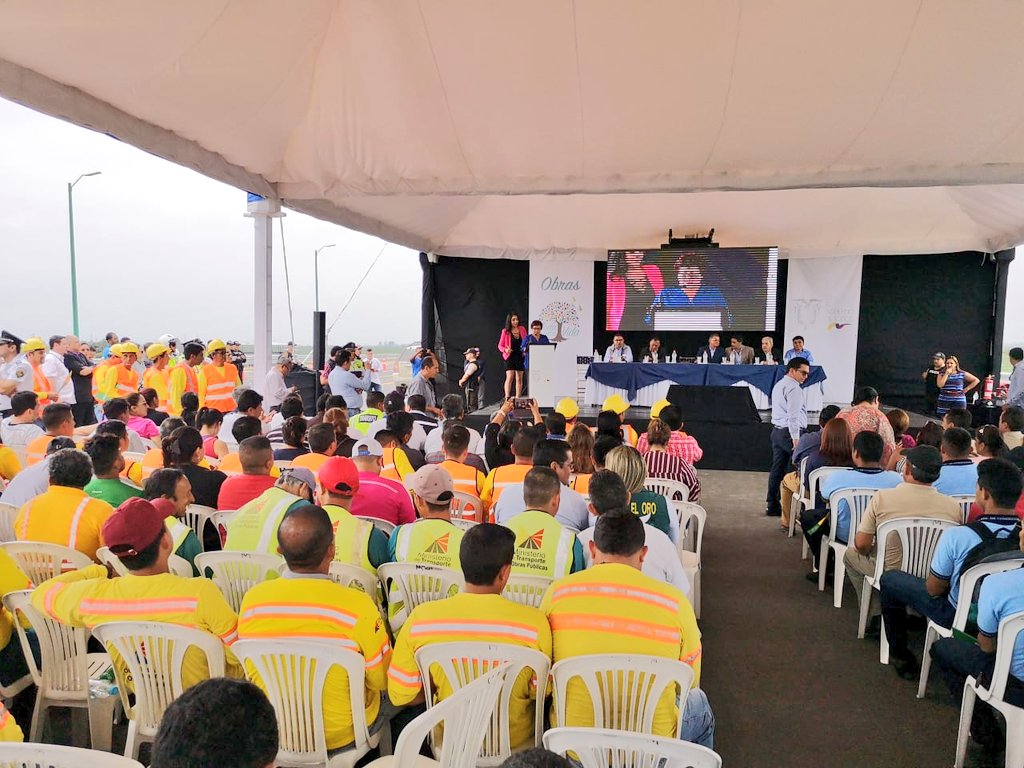 RosaLuzLM's tweet photo. #Jueves | Se inauguró tramo vial Y de Tillales - Y de Corralitos, de 8.3 km de longitud, obra con una inversión de más de 18 millones que fortalecerá el comercio, turismo y producción orense

¡Gracias compañero Pdte. @Lenin Moreno por cumplir con #ElOro!

#MejoresVíasParaElOro 🛣️ https://t.co/QTNZ7C8jlE