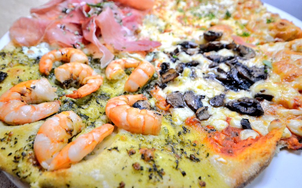 STUFFA_rest's tweet photo. La pizza cuatro estaciones es una verdadera delicia! https://t.co/h0xZuutbWq