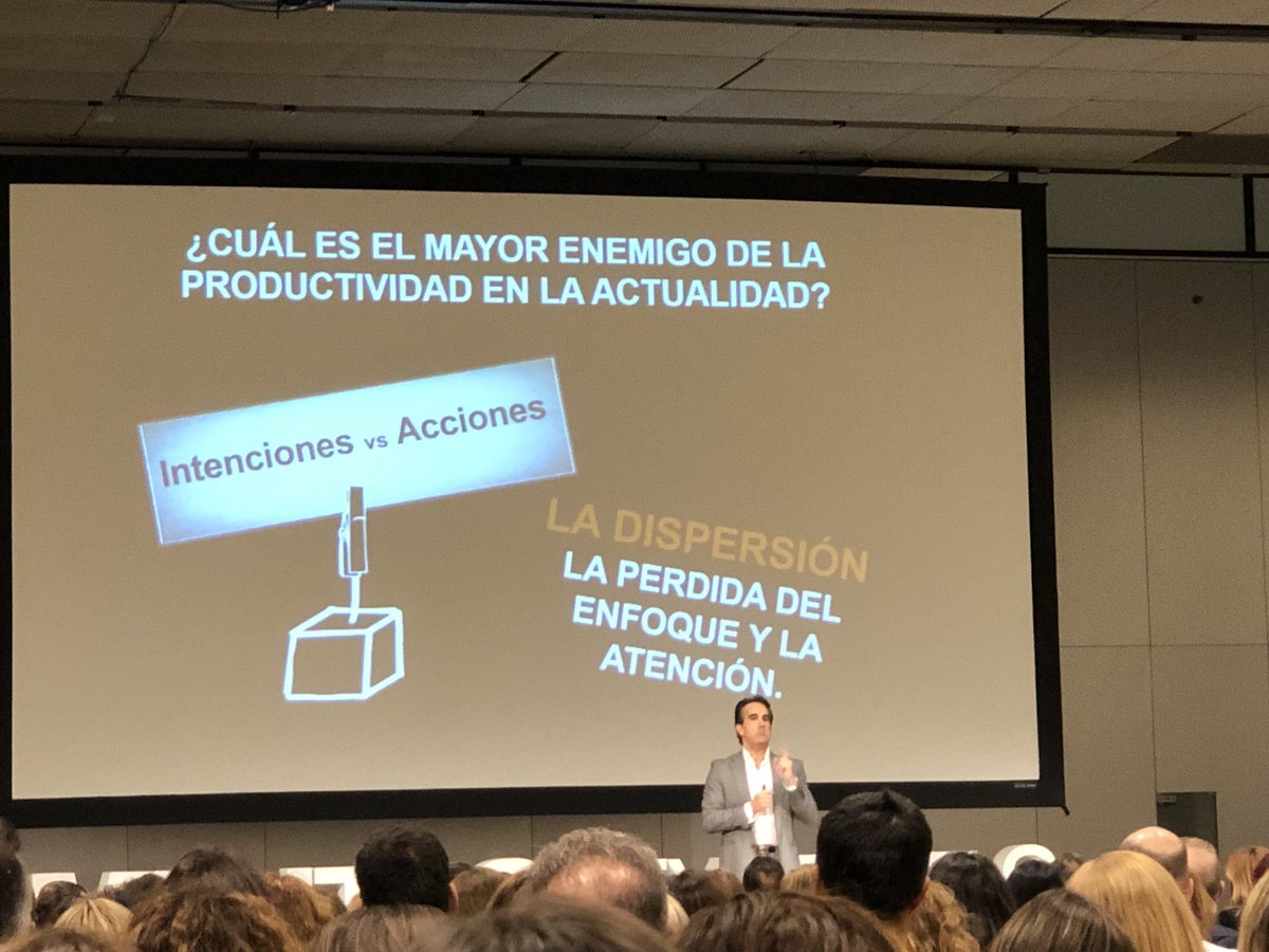 JuanMartinez's tweet photo. Nos cuenta @Jiriondo que las #intenciones no son #acciones. La #dispersión es la #pérdida del enfoque y la atención. Debes sacarte a tu #okupa interior #negativo que te #fustiga https://t.co/uwYImOWKlg