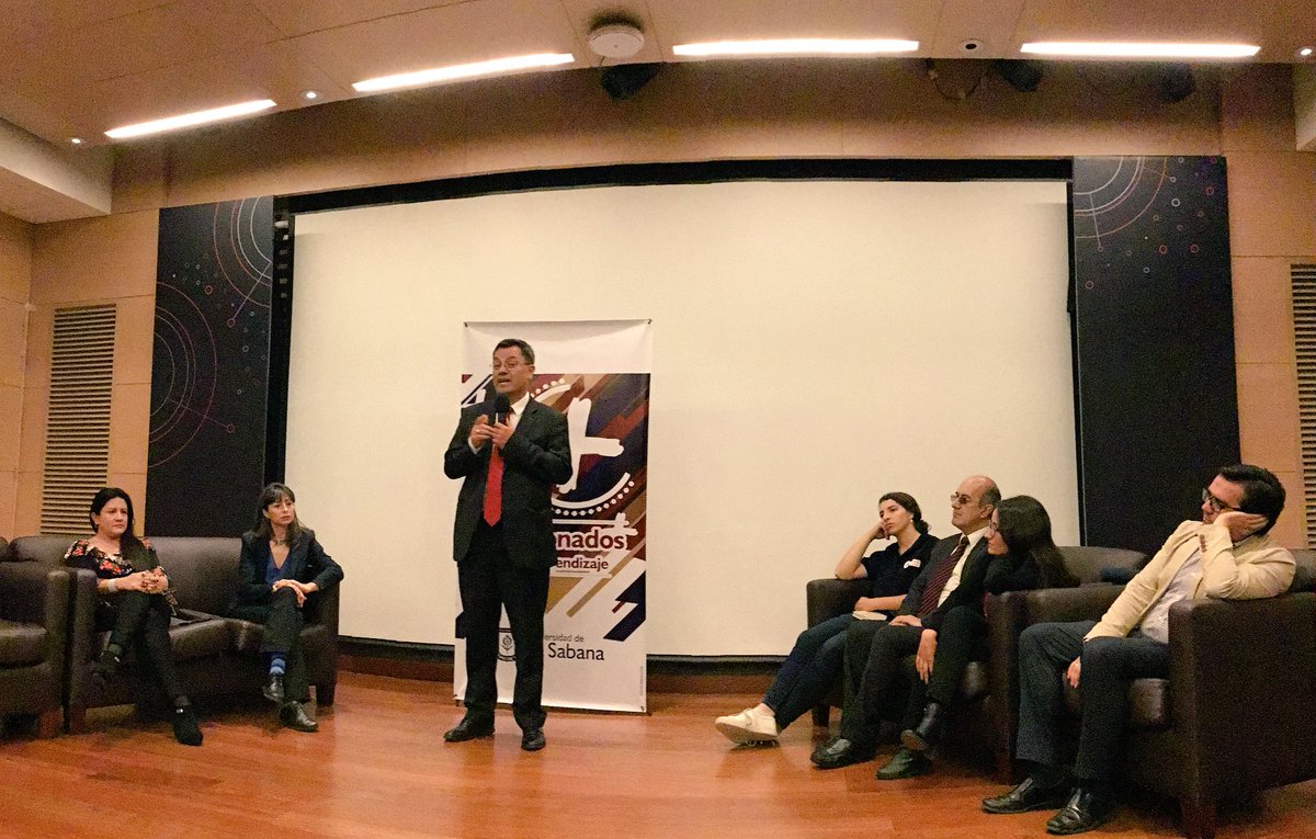 RedCreaCO's tweet photo. “Cuéntenos su cuento: experiencias en Aseguramiento de la Calidad” donde profesores, estudiantes y monitores comparten sus experiencias sobre que están haciendo para mover el acelerador del AoL. #Apasionados #Aprendizaje #RedCREACO #MasApasionados @MasApasionados @unisabana https://t.co/RWGN1YV90m