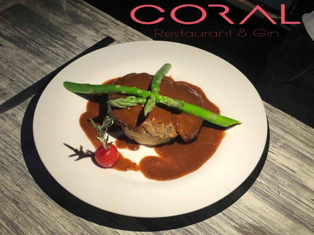 Ven a probar nuestros nuevos platillos !! Corazón de filete de res  200 gr con puré de papa y espárragos !! Acompañado de un buen #tinto 🔝👌🏻🥩🍷 #dondeirenaca #acapulco servicio a dom !! 6883987 av Escenica 51b <a href="/MenuAcapulco/">Menú Acapulco</a>