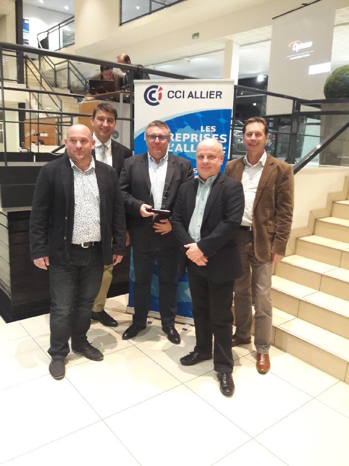Thierry_MEGE's tweet photo. Ce soir à #bellerivesurallier pour la remise du coup de ❤️ RSE à #3bois la chaleur durable, producteur et distributeur de granulés bois, responsable et innovant , situé dans @allier client @EDF_Entreprises Merci @cci_allier @CPMEaura @CHAMALETEDF @ChMissirian https://t.co/WAWseLZdFn