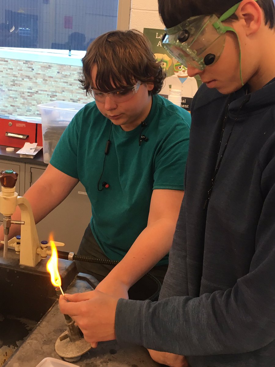 FranciScience's tweet photo. Oh don’t mind us - we’re just exciting electrons over here!!!  #chemistrymatters #excitingelectrons #quantummechanics #berkleydifference https://t.co/3EeMrZkLi6
