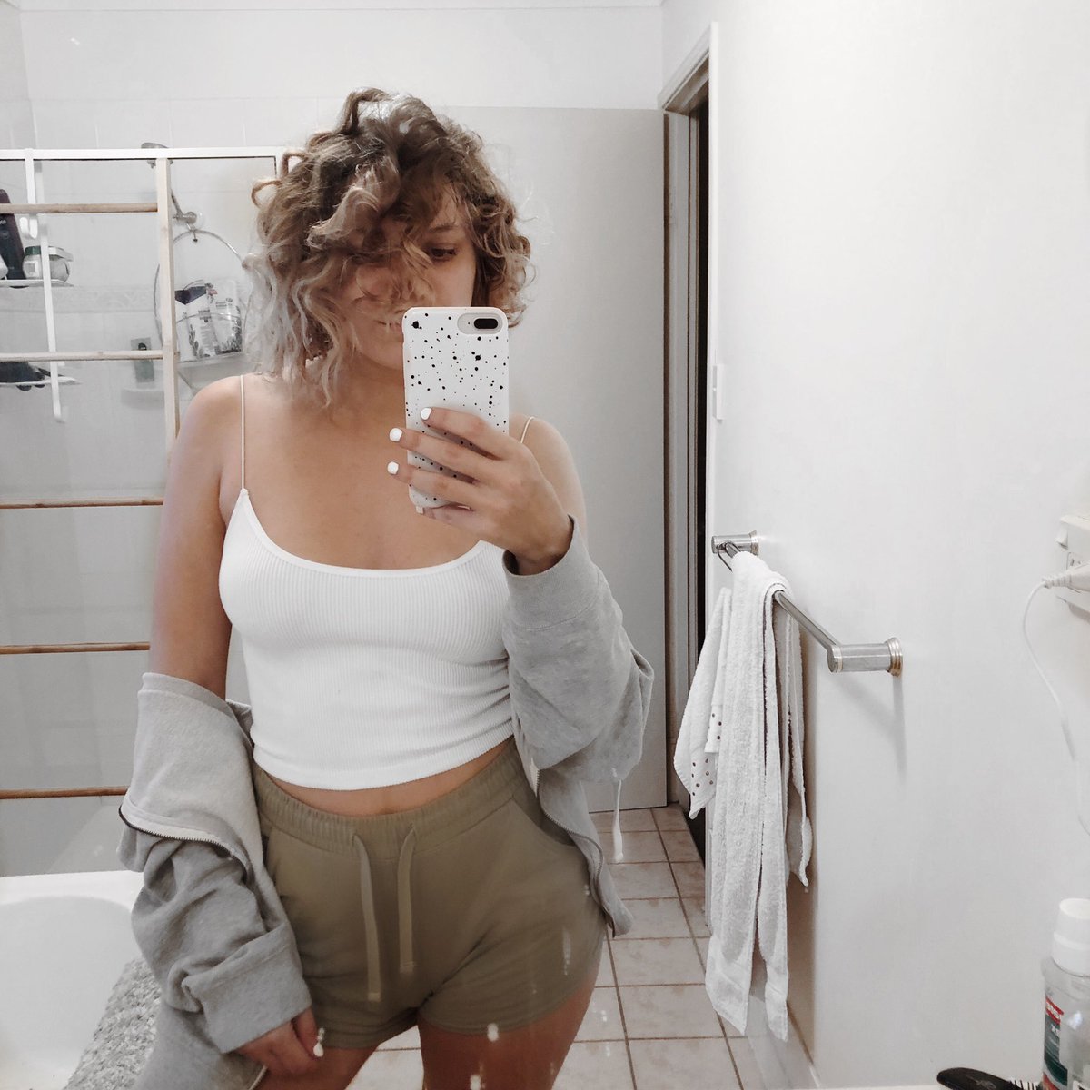 _taylajannee's tweet photo. I swear perms are coming back,
I’m telling ya! 👩🏼🦱💁🏼♀️🧖🏼♀️🔥
#perms #hairperms #permstyle https://t.co/BY0uARqrv7