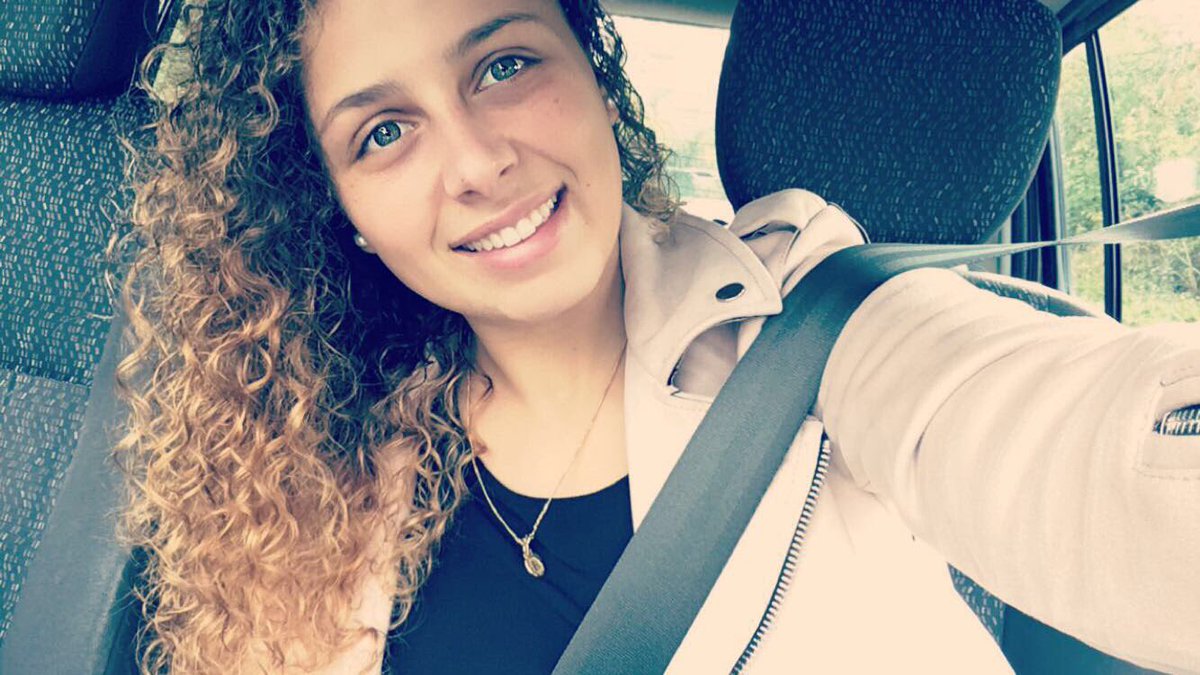 aliciaPB_'s tweet photo. 👩🏽‍🦱 #PosteTesBouclettes https://t.co/8h5COIvefU