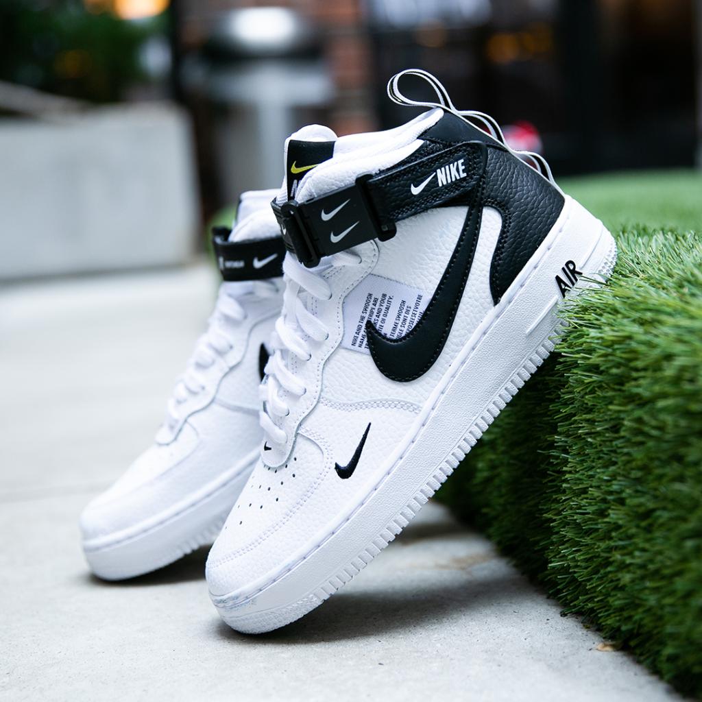 Kids Foot Locker on X: Just too clean. 👌 The White/Black #Nike Air Force  1 Mid Microbranding is in stores now!  / X