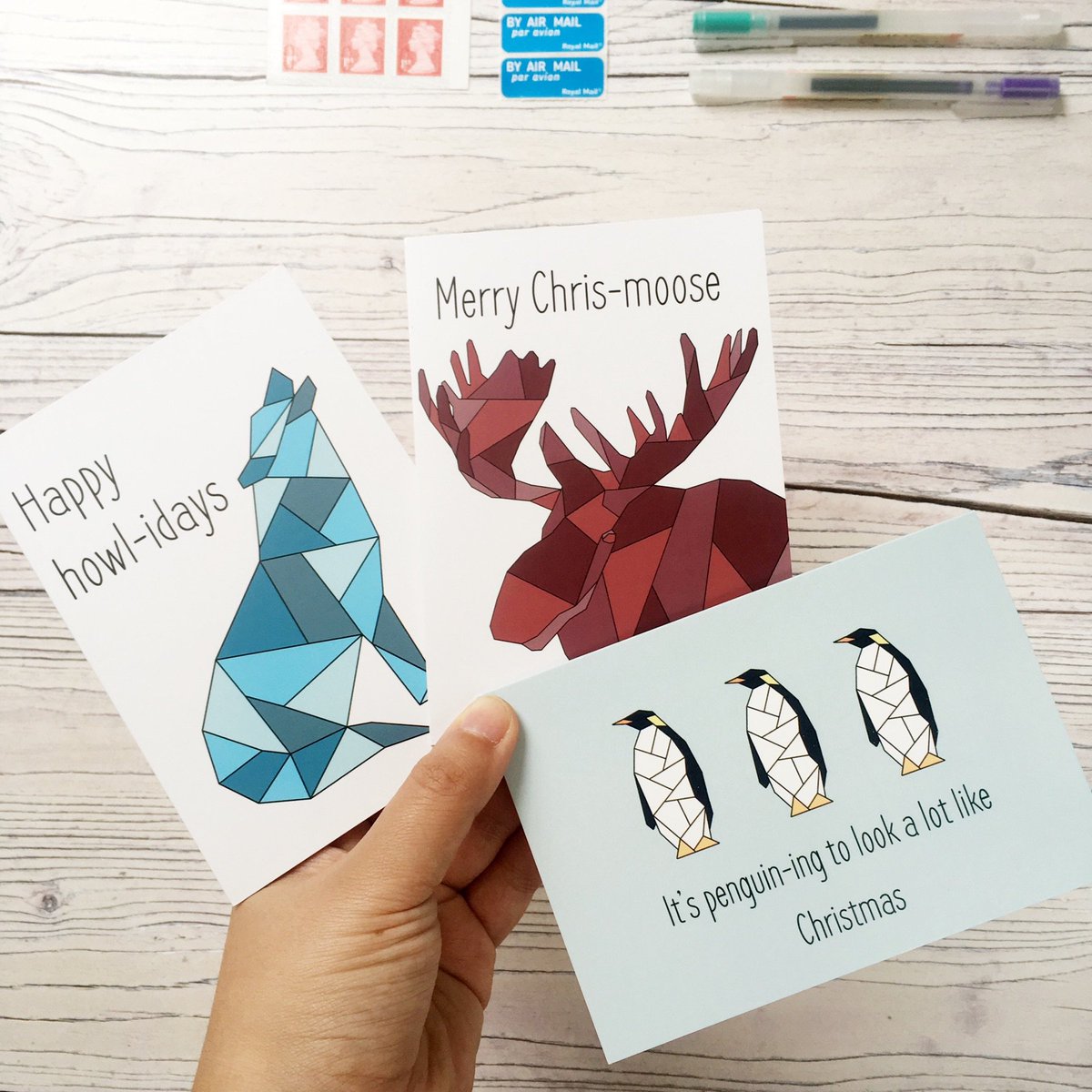 hatchlingmakes's tweet photo. Evening folks! Who’s in the full on Christmas spirit? I definitely am! https://t.co/ddKYYxnS2B #justacard #londonlocalteam https://t.co/JuOmnIjhxp