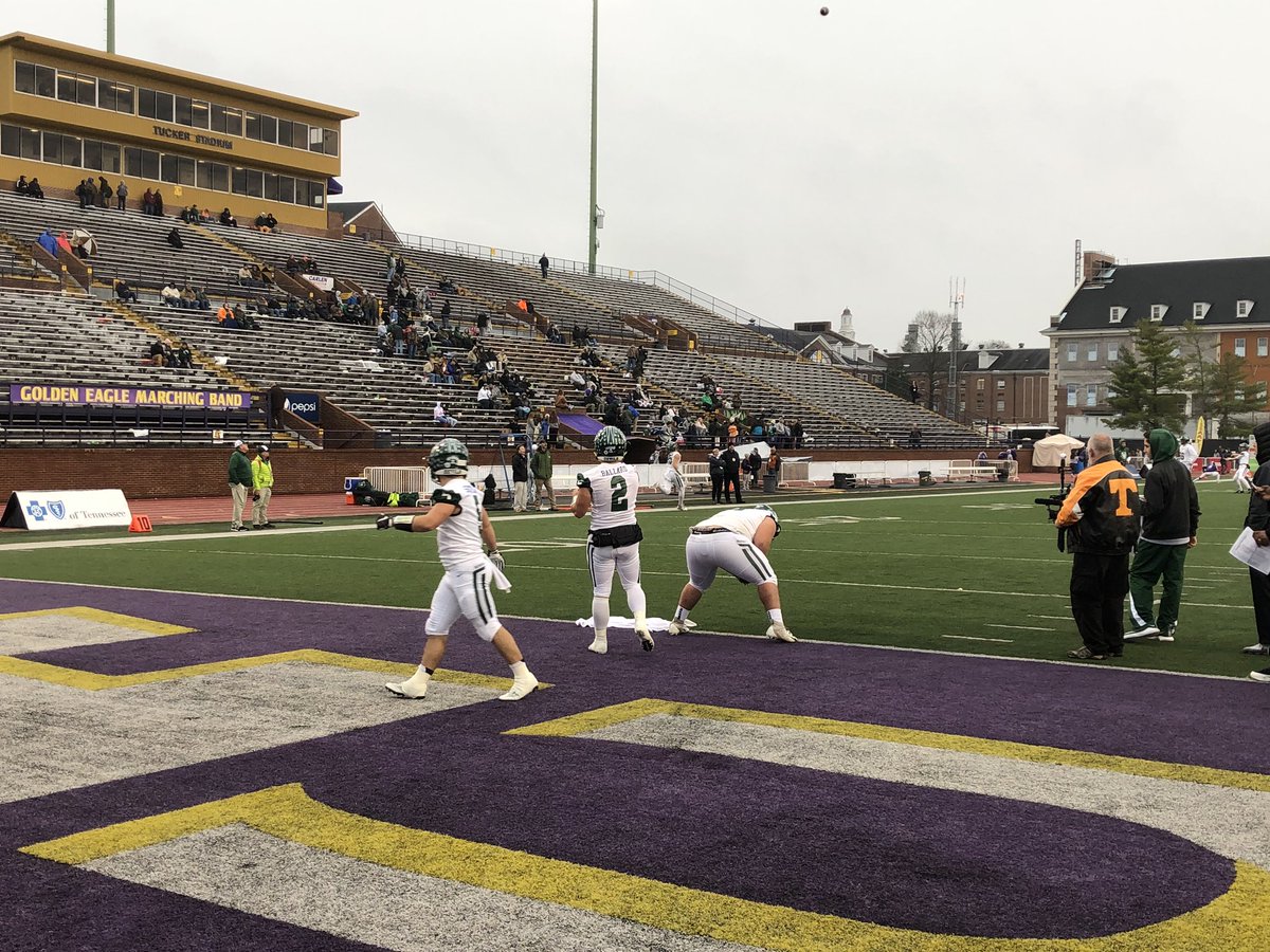 KaneONeill_'s tweet photo. .@ghsfootballstat warming up here in Cookeville as it sprinkles. Championship game against Haywood in an hour https://t.co/0EXfObJdWW