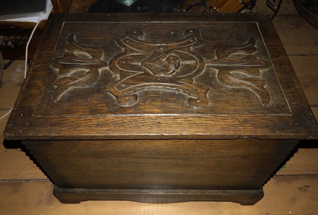 Wiccan_Goth's tweet photo. @Wicca_BluMoon This is my box. Itβs #Victorian and was originally carved as a #biblebox back in the day. I adore it and have placed protection spells on it. https://t.co/tQ00RtgZbc