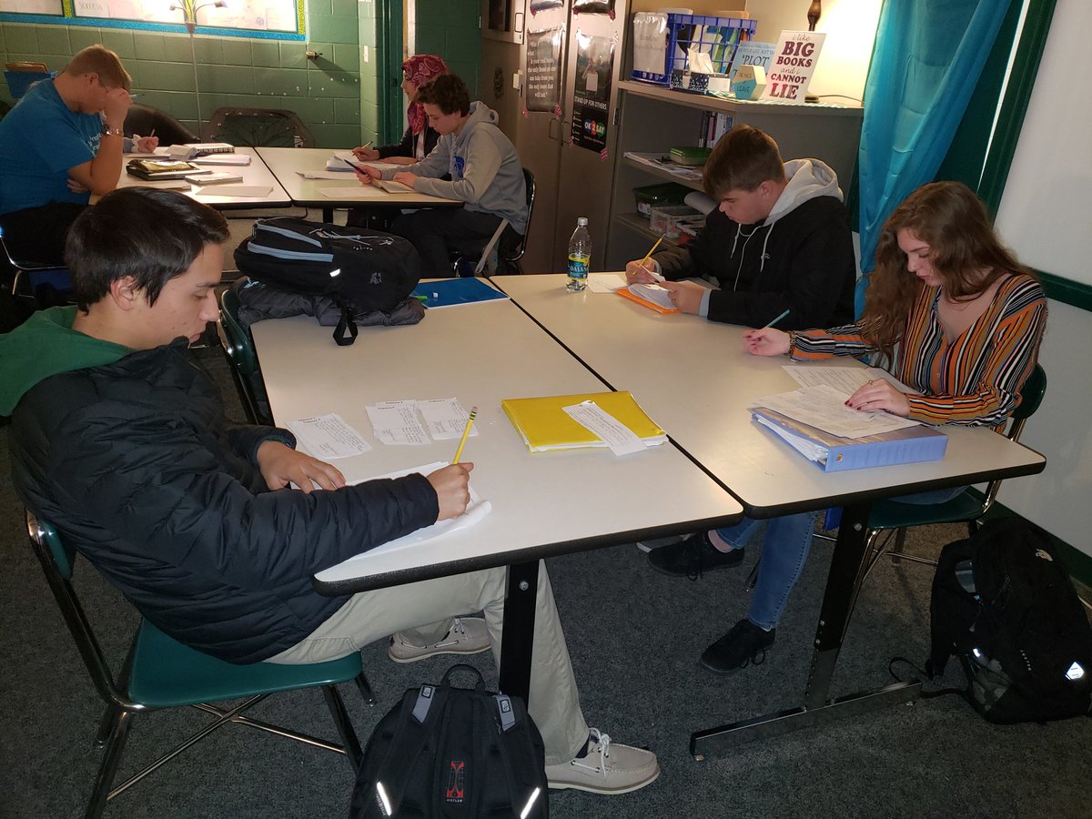 cathy_srock's tweet photo. English 11 students work with their evidence to determine the #lineofreasoning for their #literaryanalysis essay: by #literaryelement or #bigidea. Tomorrow, we start writing! #iteachmyfavoritewriters #srockela11 #organization #writingisaprocess #AlwaysLakeOrion https://t.co/nJe1QAHTyI