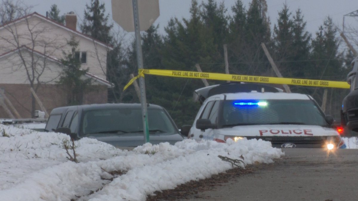 Media371's tweet photo. .@NiagRegPolice officer was shot multiple times by another on-duty officer at Roland Road and Effingham Street in #Pelham. @SIUOntario investigators are now on scene. https://t.co/xpVvYimwbK