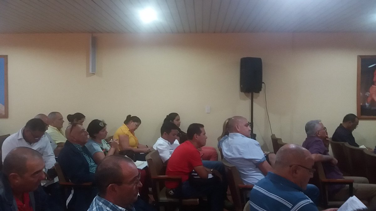 LlanesBarreda's tweet photo. El CAP de #CiegodeAvila evalúa la situación de la economía y las indicaciones de nuestro Presidente sobre la Informatización de la Sociedad  @raulperezc  @Comunicador2App @DebbieL19885379 @CubaNogueira https://t.co/SKTX1kZICd