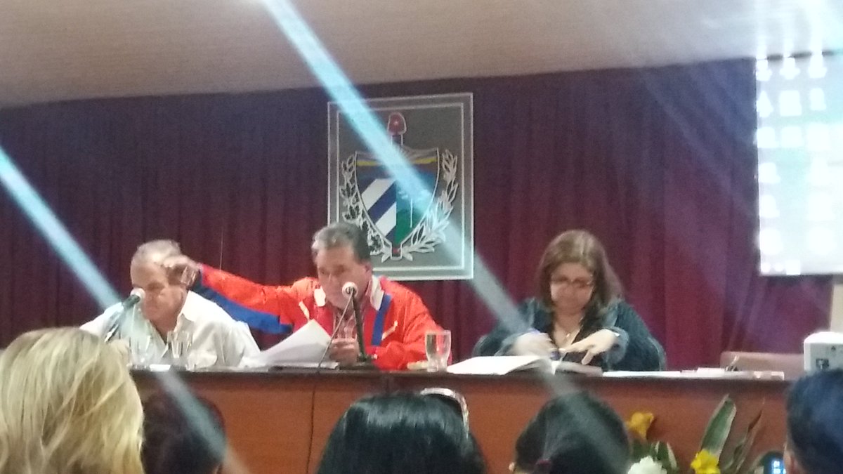 LlanesBarreda's tweet photo. El CAP de #CiegodeAvila evalúa la situación de la economía y las indicaciones de nuestro Presidente sobre la Informatización de la Sociedad  @raulperezc  @Comunicador2App @DebbieL19885379 @CubaNogueira https://t.co/SKTX1kZICd
