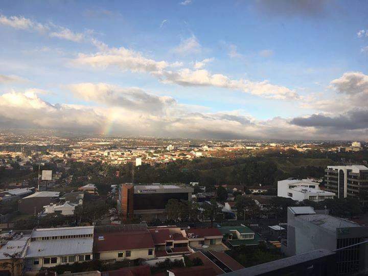 RealtyJcfrancis's tweet image. Alquilamos en QBO Rohrmoser, precio de #OPORTUNIDAD para Enero:
2 dorm, 2 baños, sala-comedor-cocina con balcón y parqueo para 2 carros.

Visite:  inmotico.com/alquiler-cr000…

#SJO #RealEstate #Rental 
#CRC #CostaRica #BienesRaices