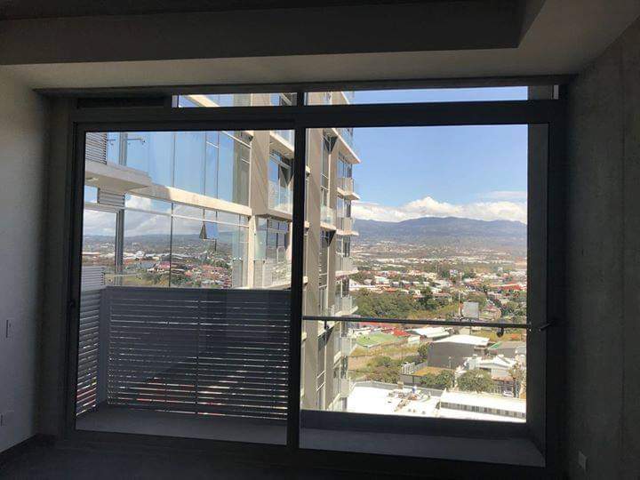 RealtyJcfrancis's tweet image. Alquilamos en QBO Rohrmoser, precio de #OPORTUNIDAD para Enero:
2 dorm, 2 baños, sala-comedor-cocina con balcón y parqueo para 2 carros.

Visite:  inmotico.com/alquiler-cr000…

#SJO #RealEstate #Rental 
#CRC #CostaRica #BienesRaices