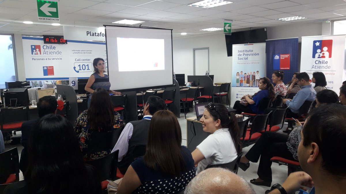 IPSTarapaca's tweet photo. #ChileloHacemosTodos  Subsecretaria @mjose_zaldivar dialoga  y entrega detalles a funcionarios de nuestra institución y del sector trabajo sobre proyecto de #ReformaPensiones #Tarapacá https://t.co/BMdPEJFXGQ