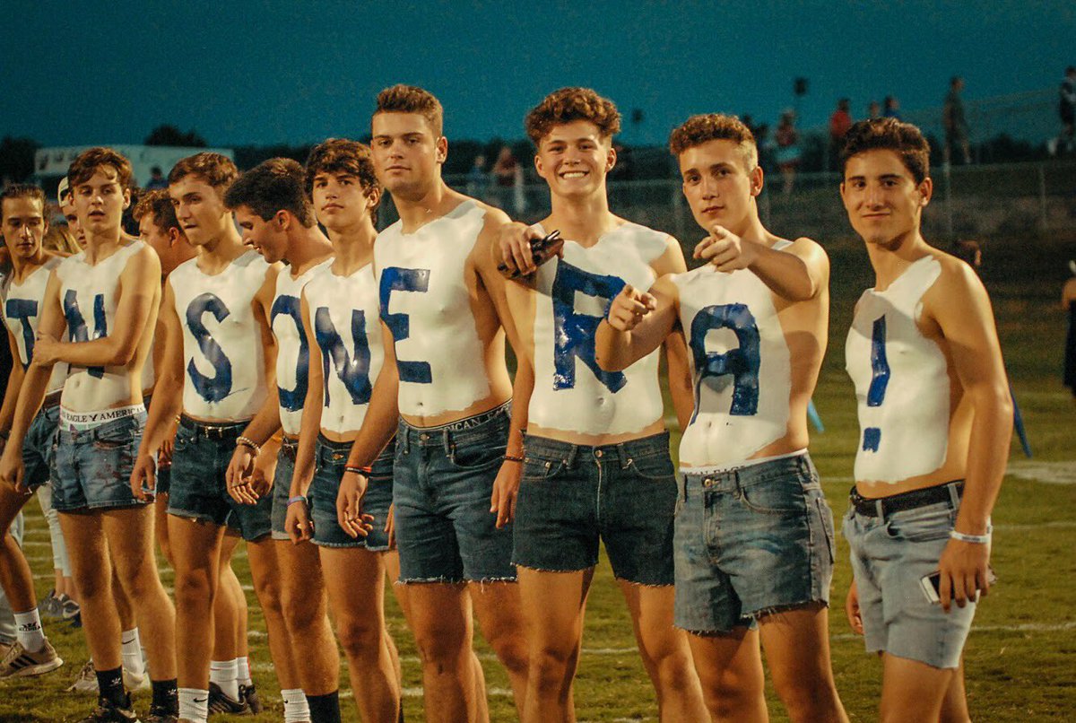 yearbooklchs's tweet photo. Kinda late, but hey! What are your thoughts about FB HOCO? Did you dance? Fave memory? Float much? Which float? Dodge ball? Best hit? Bam ball? Dress up? Best day? Pics or it didn’t happen! https://t.co/ekwrvzPMbY