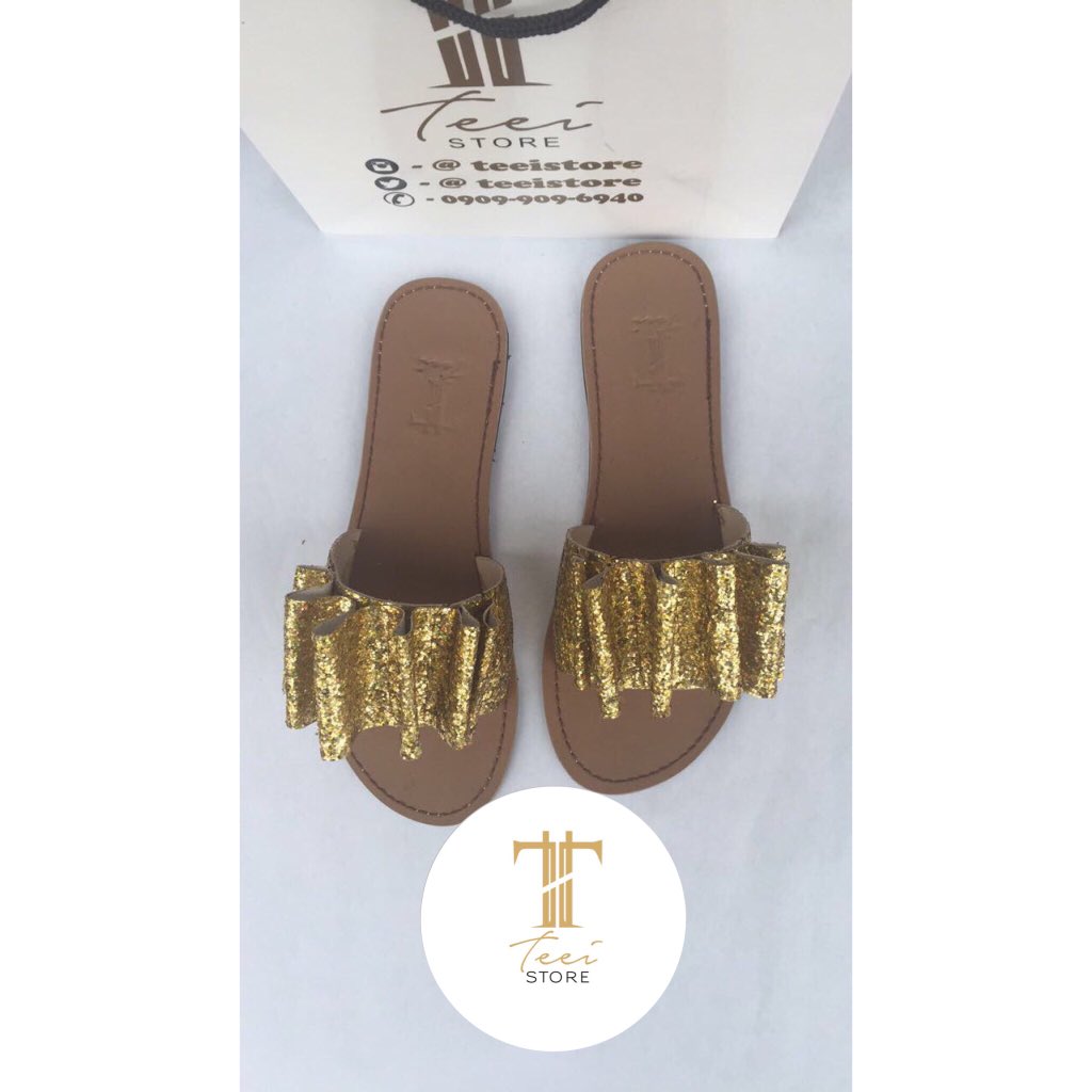 ms_teei's tweet photo. For the love of crystal!❤️
Available in all sizes and in crystal black
To order pls dm or call 09099096940
Price 4500
#madeinnigeria #handmade #slides #shopteei https://t.co/a8m3hlzlQQ