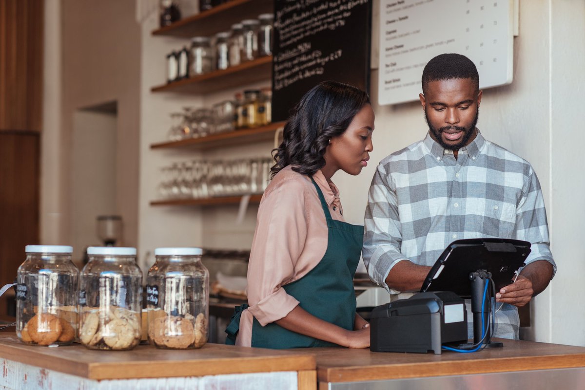 Reinhart_Corp's tweet photo. At Reinhart, we offer #WaitStaffTraining to our operators that is customizable based on each customer's unique concept, ranging from guest experience, to overall service, to managing workload, and more! #Training #EmployeeImprovement https://t.co/VTljZIB3nt