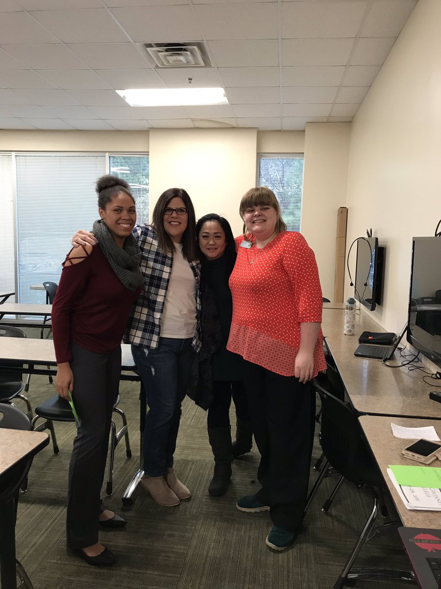 cncreilly's tweet photo. @JuliaWharton3 @RowenaChuaL Proud of these girls!! One more semester to go! #ggc #CREATE https://t.co/9iONwD7sLk