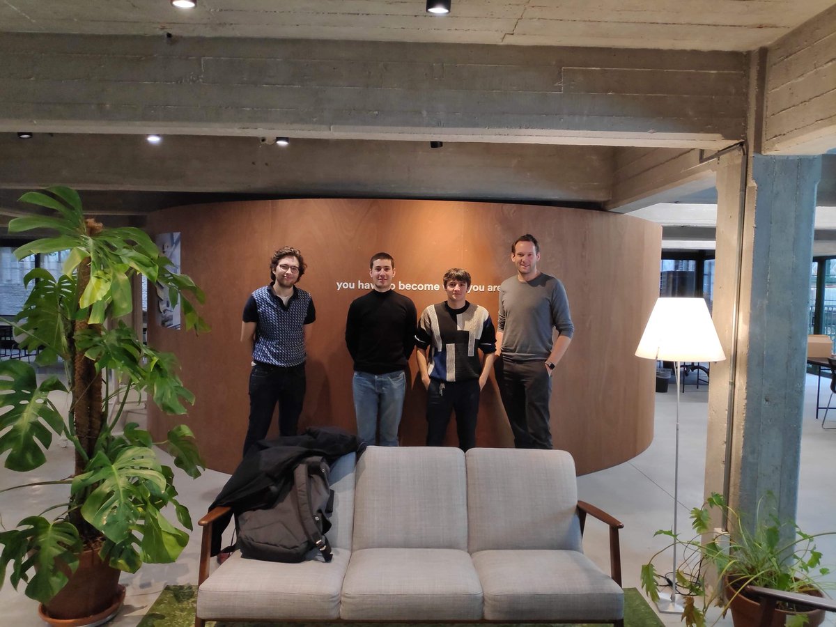 spiro_create's tweet image. Today our 2 week period of pitching ended. 

Special thanks to @nicolasdesle , @DuvalBranding and @kandesign for giving us new insights about our concept.