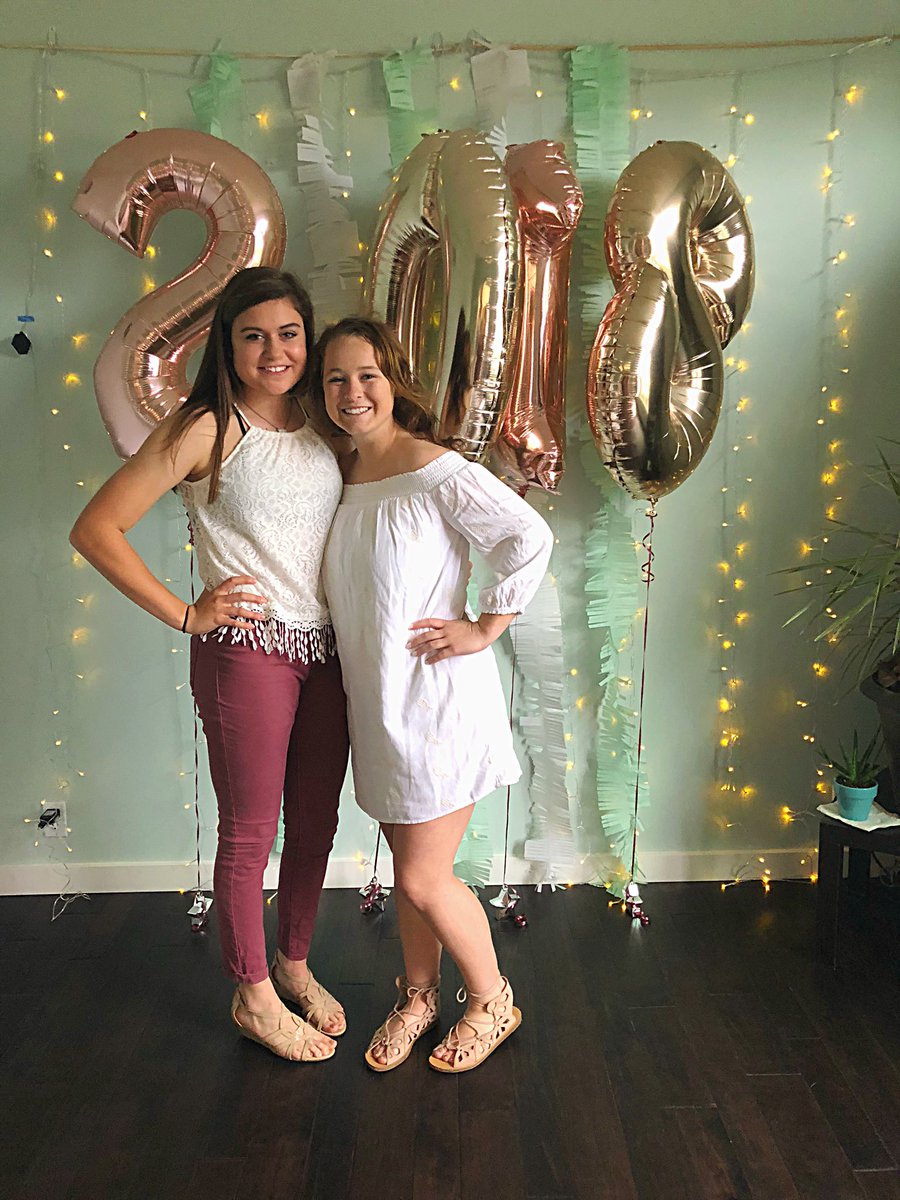 madelynrau01's tweet photo. happy bday lyds!!! miss you so so much!!!❤️❤️❤️ https://t.co/Sk75rZ4lJa