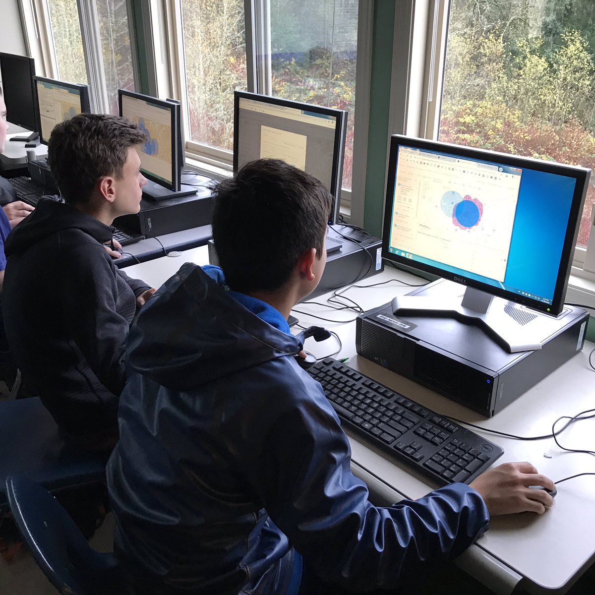 MrsSinclairMaps's tweet photo. Another day, another #GeoInquiry ! Today's lesson: using #ArcGISOnline #analysis tools to unravel the #cholera epidemic of 1854. 👍🏼  #GISteachers @josephkerski @GISed @EsriBlog  #GIS @gisetc #mappingourworld #GilkeyGISDesign @Esri #STEMinist #GISinaction #teachersfollowteachers https://t.co/B1xTlomWCO