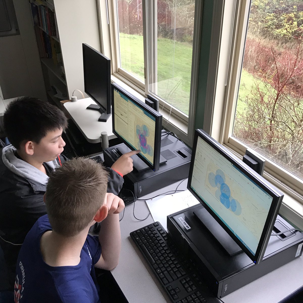 MrsSinclairMaps's tweet photo. Another day, another #GeoInquiry ! Today's lesson: using #ArcGISOnline #analysis tools to unravel the #cholera epidemic of 1854. 👍🏼  #GISteachers @josephkerski @GISed @EsriBlog  #GIS @gisetc #mappingourworld #GilkeyGISDesign @Esri #STEMinist #GISinaction #teachersfollowteachers https://t.co/B1xTlomWCO