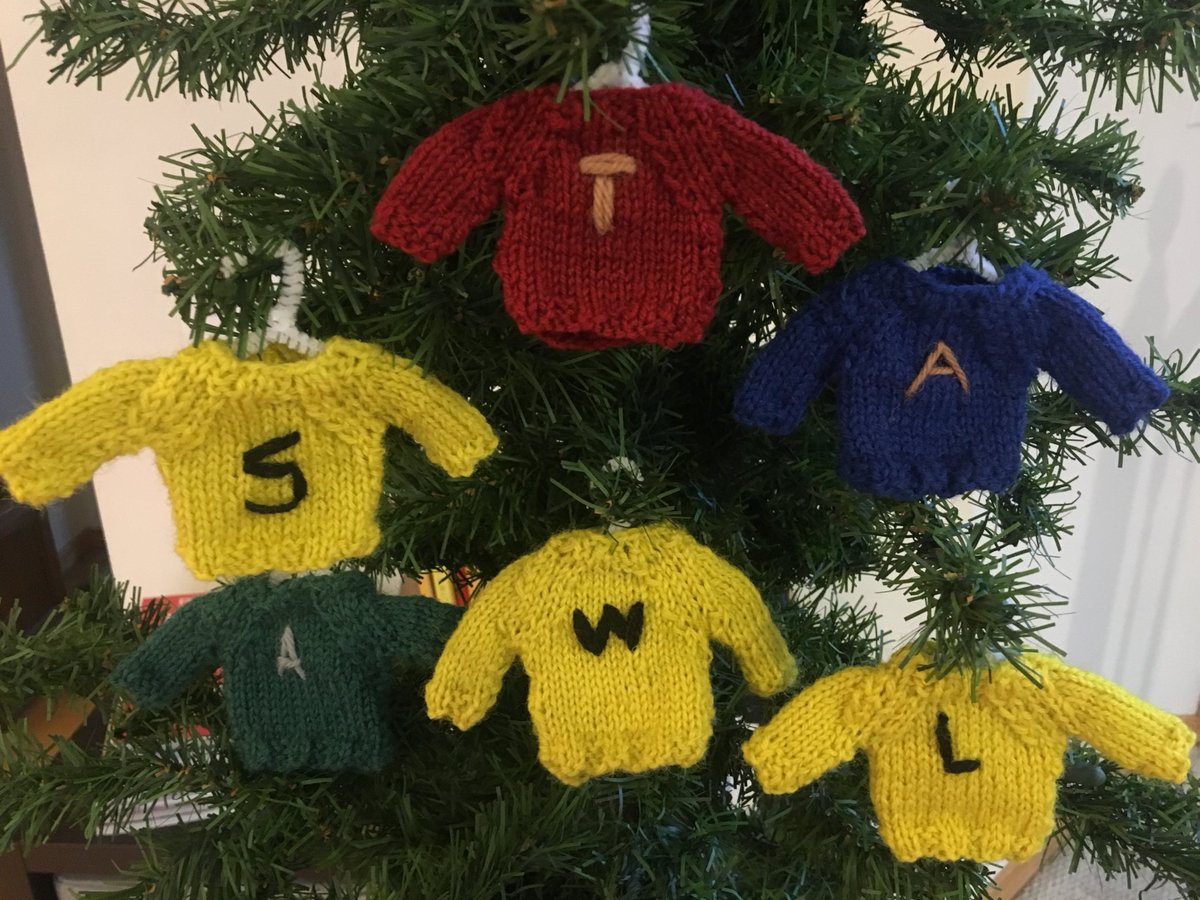 STaylorWrites's tweet image. My family in Weasley sweaters. @purlsoho
