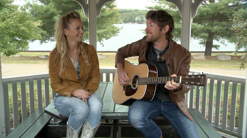NHChronicle's tweet photo. From the bluesy jazz of Gretchen &amp; The Pickpockets @GPickOfficial, to the country crossover sound of @MartinandKelly, tonight we'll load your playlist with homegrown #NH music! Join us at 7:00. https://t.co/vW5iCDy5g7 https://t.co/asxT95CzVW