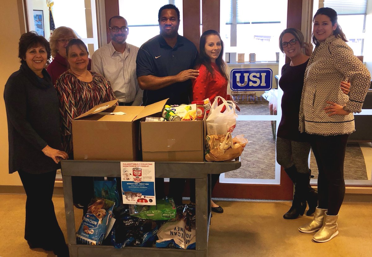 USIAffinity's tweet photo. Today, the @USIAffinity Philadelphia Office donated both human and pet food to the @PrestonSteve933 Camp out for Hunger to benefit both @Philabundance and @Philadoptables! Great job, Team! #USIGivesBack #WhyUSI #CampOutforHunger https://t.co/m0ePLMjvar