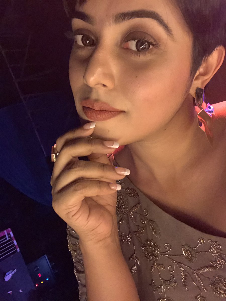 shamna_kkasim's tweet photo. Good night 😍 https://t.co/IklE8Iewb1