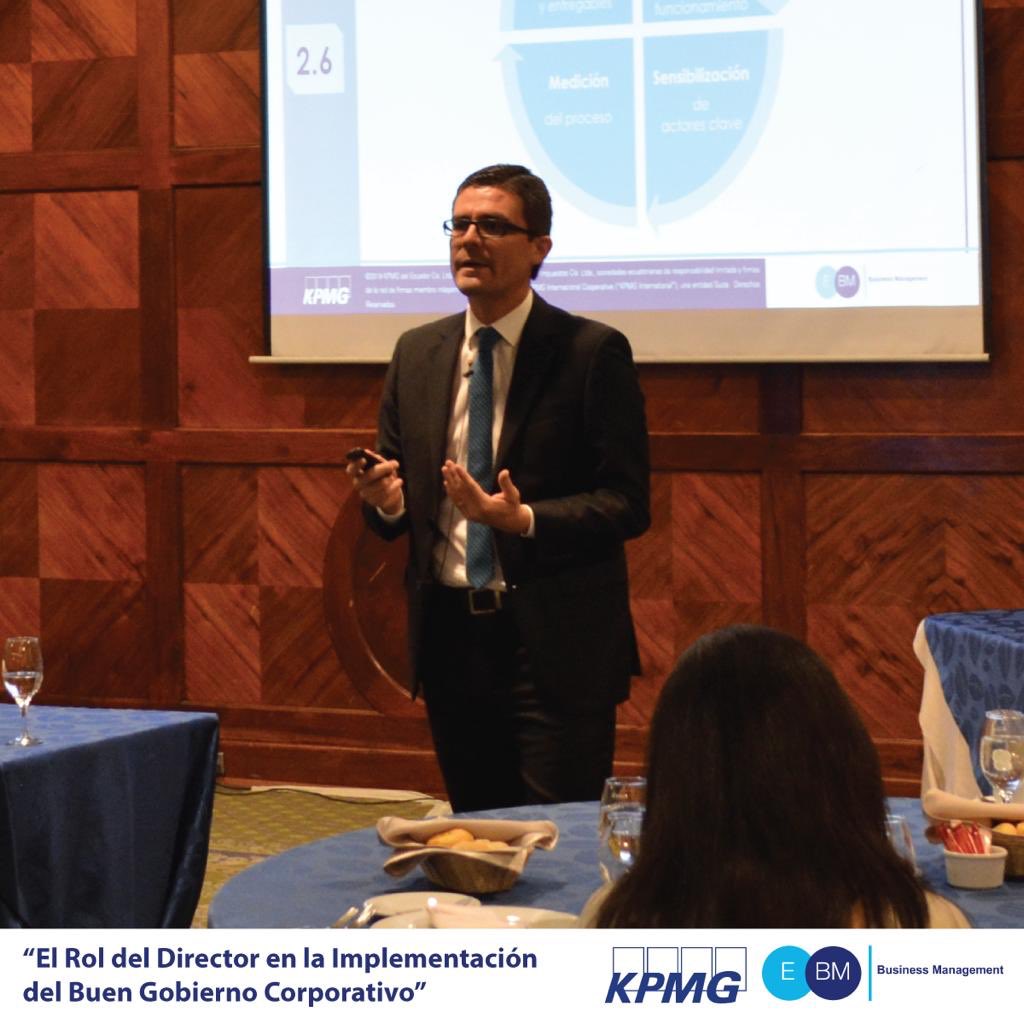 Caroqki19's tweet photo. Aprendiendo sobre la importancia del directorio en Ecuador.  #empresafamiliar #ebmanagement @KPMG https://t.co/Fyj2a04n9Y