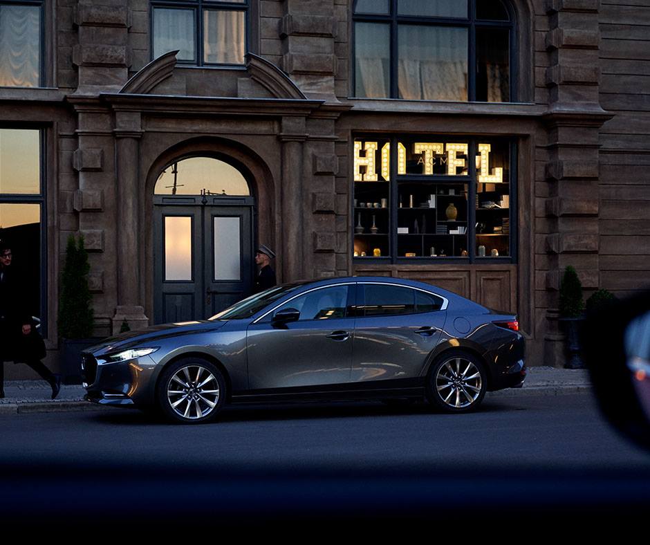 yenimazda's tweet photo. İşte beklenen an! Kodo Tasarım anlayışının benzersiz zarafetiyle biçimlenen yeni #Mazda3 sedan...

#FarklıHisset #DriveTogether #YeniMazda #mazda_izmir #mazdailegidilenyollar #mazda_yeni #mazdaailesi https://t.co/F4ixYYkAYd
