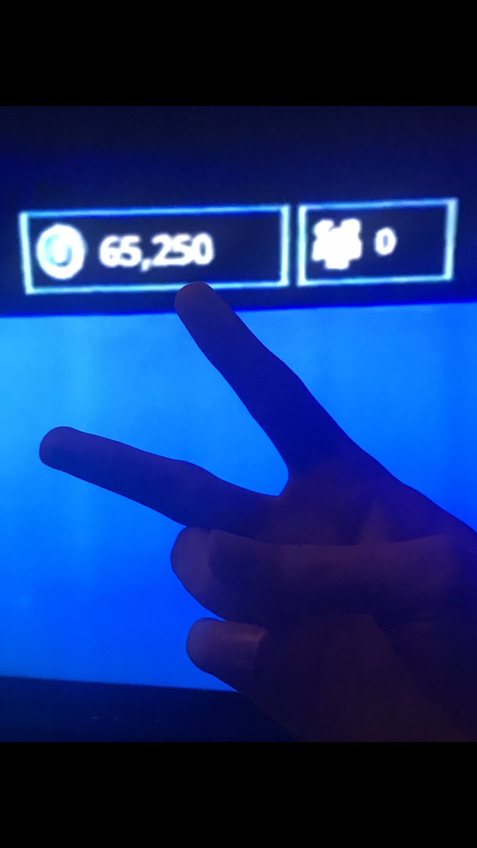 retrokicksfeen's tweet photo. 🔥MESSAGE ME FOR THIS EASY FREE V BUCKS GLITCH (Must have Sprint or Verizon phone carrier) HURRY BEFORE IT GETS PATCHED #giveaway #Vbucks #fortnite #VBucksGiveaway #BoogieDown #VBucksPlug #fortniteaccountsforsale #epicgames #skulltrooper #renegaderaider #season6 #season6fortnite https://t.co/yTCwPd19Yq