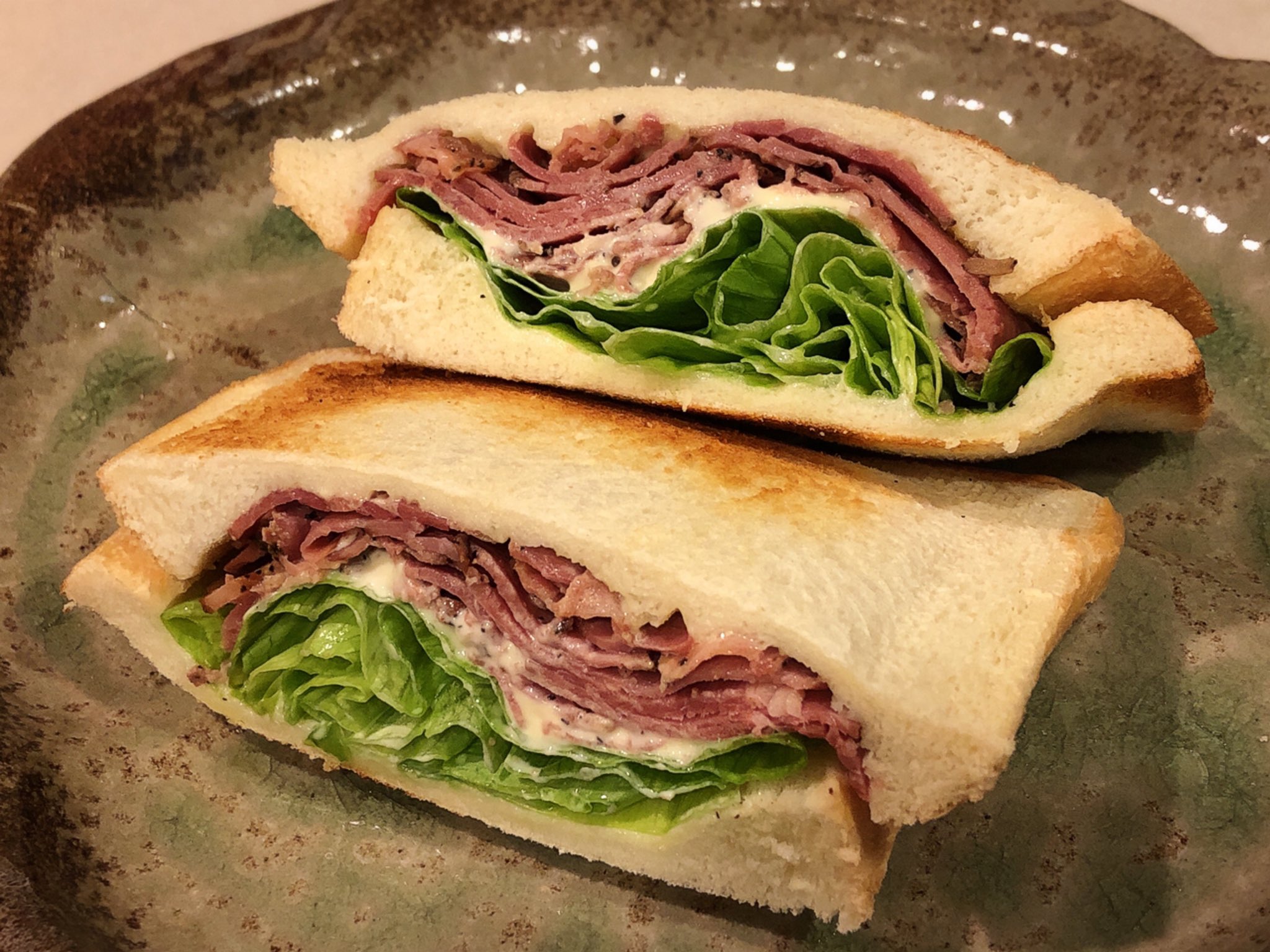 チーフ 創業当初のミニストップにはパストラミサンドという神的なうまさの店内調理ハンバーガーがありまして それをイメージして作りました たぶん年以上前の話です T Co 7grtonfkds Twitter